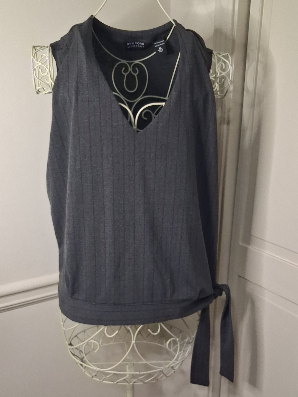 New York & Company Charcoal Gray V-Neck Sleeveless Knit Tank with Side Tie